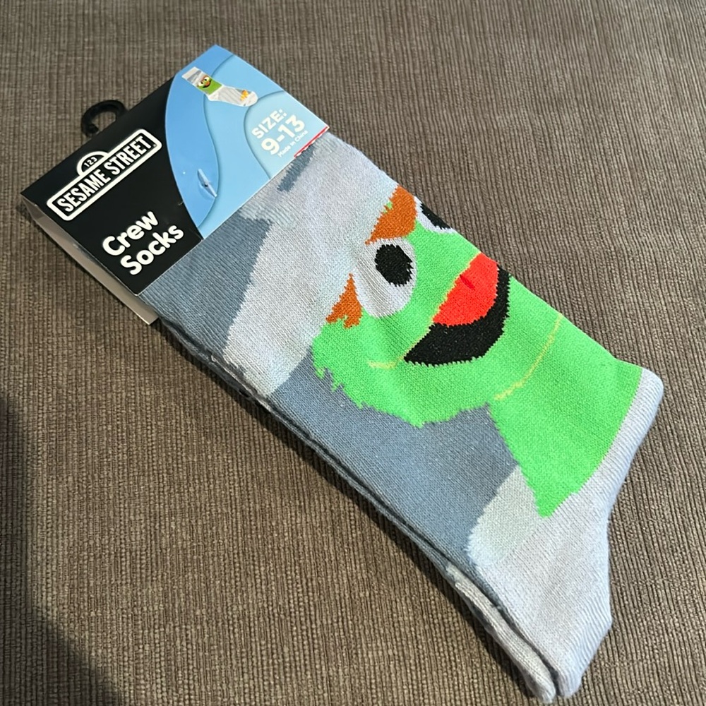 Sesame Street Adult Crew Socks sz 9-13 NWT